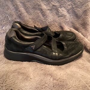 Aravon Pyper Mary Jane Casual Shoe,  #CG9889 Black Leather Women's Size 7.5
